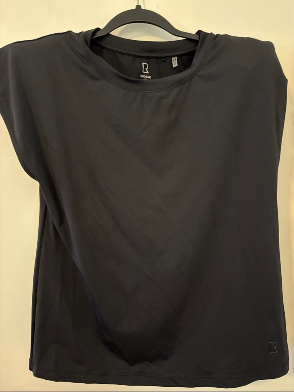 RUDSAK Black Short-Sleeve Crewneck Tee